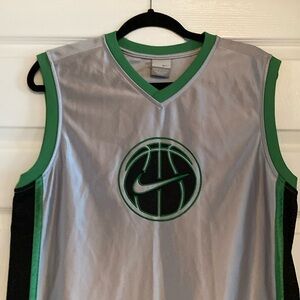 Vintage Nike Basketball Jersey- Boys (18-20 XL)